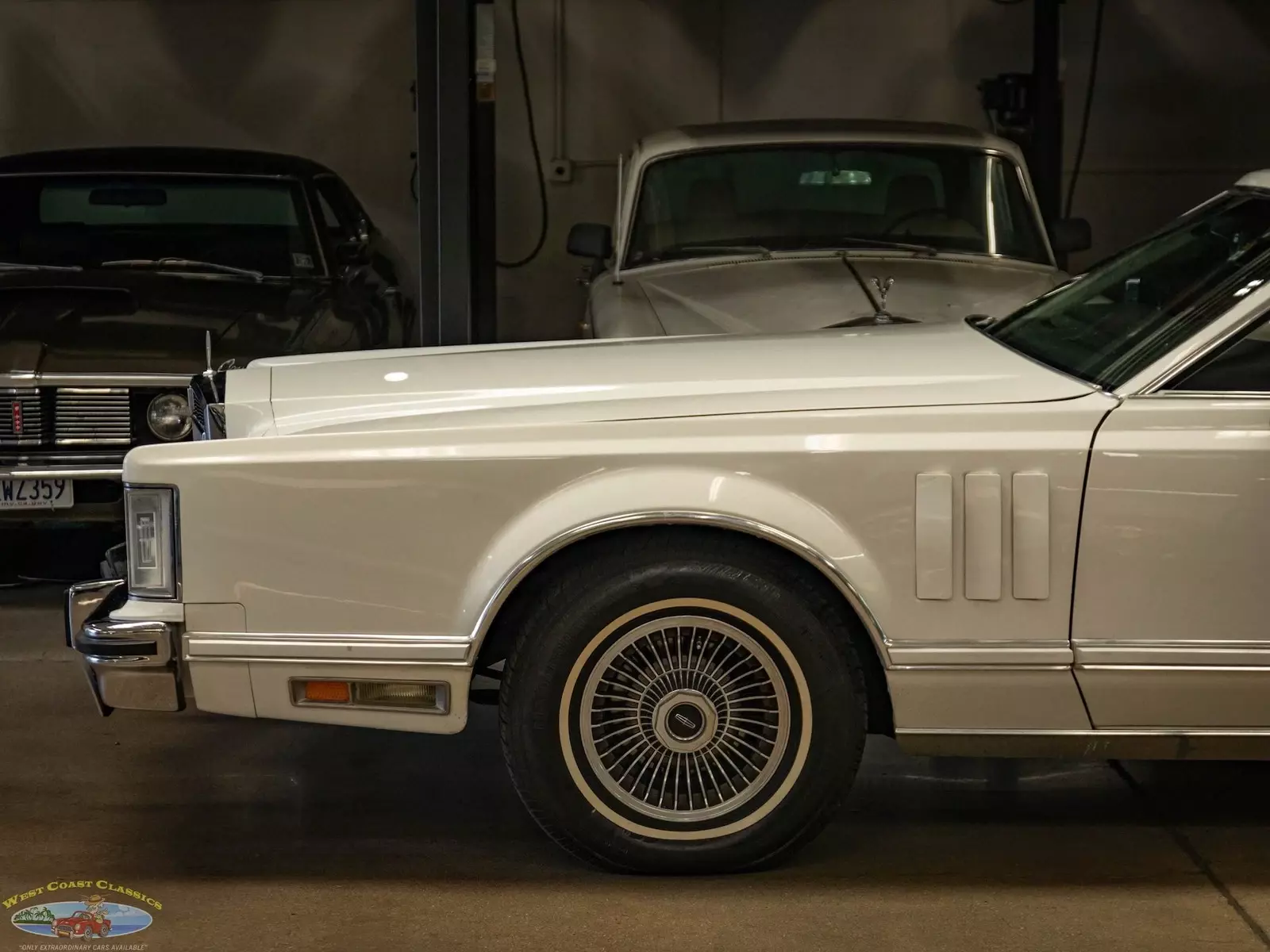 1977 Lincoln Continental 2 Door Coupe with 52K original miles - photo 5