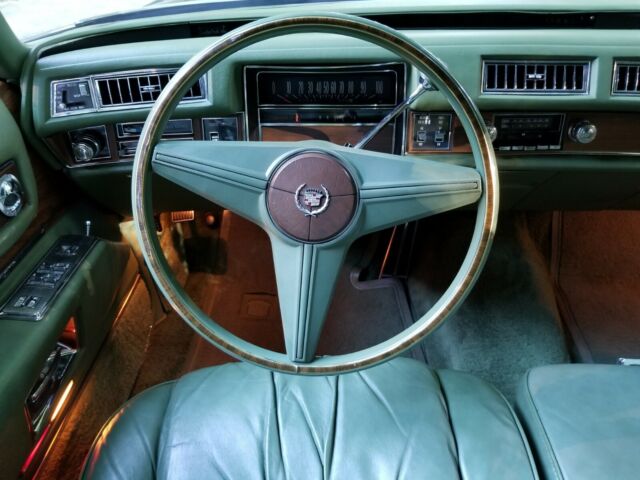 1975 Cadillac Fleetwood Brougham - photo 10