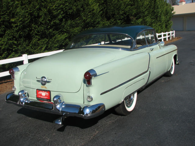 1953 Oldsmobile Ninety-Eight Holiday Coupe - photo 2