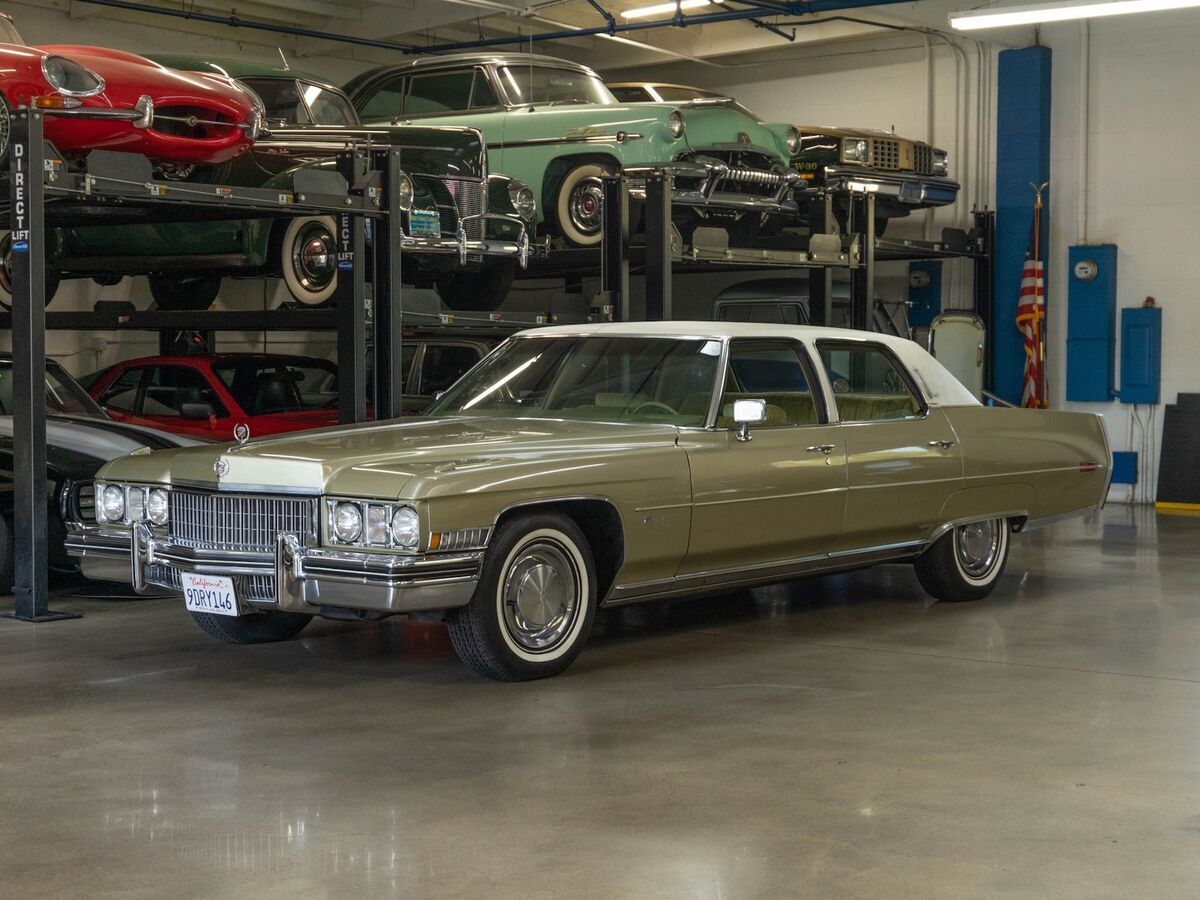 1973 Cadillac Fleetwood Brougham 472 V8 Sedan