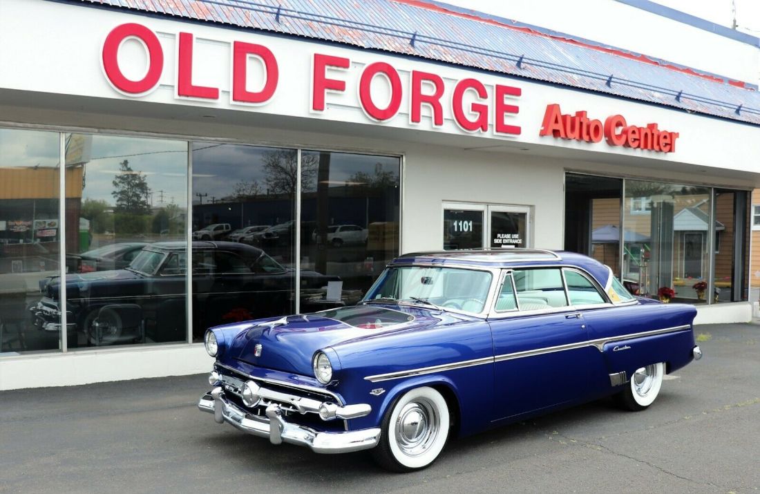 54 Skyliner modified restomod 5.0L auto a/c custom hot rod street rod 1954 Ford Crestline