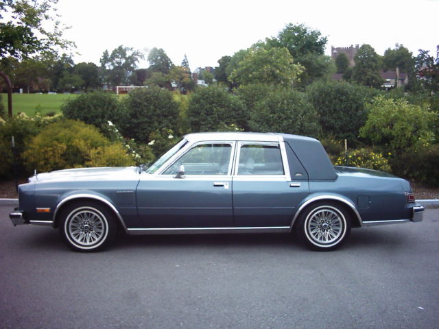 54,000 LOW MILES! Fifth avenue, Newport, ST Regis, Le Baron, Aspen, Volare 1987 Chrysler New Yorker FIFTH AVENUE