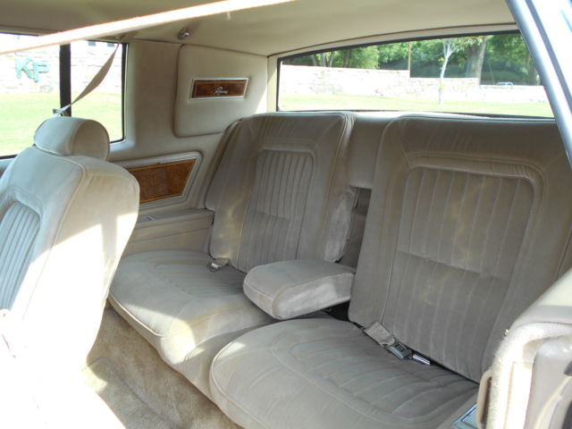 1985 Buick Riviera Luxury Coupe 2-Door - photo 12