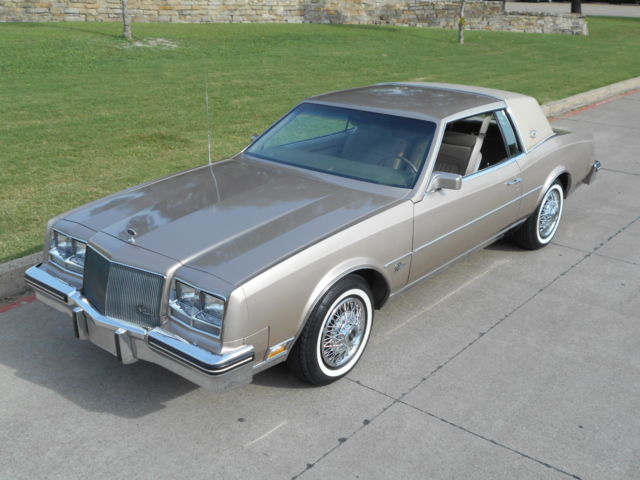 1985 Buick Riviera Luxury Coupe 2-Door - photo 2