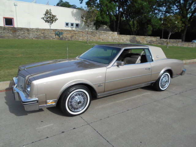 1985 Buick Riviera Luxury Coupe 2-Door - photo 3