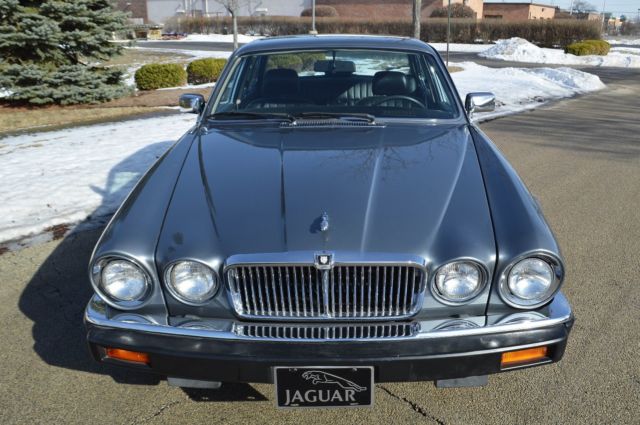 1987 Jaguar XJ6 4 door sedan - photo 3