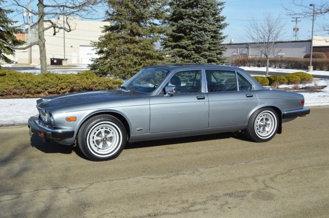 1987 Jaguar XJ6 4 door sedan - photo 6