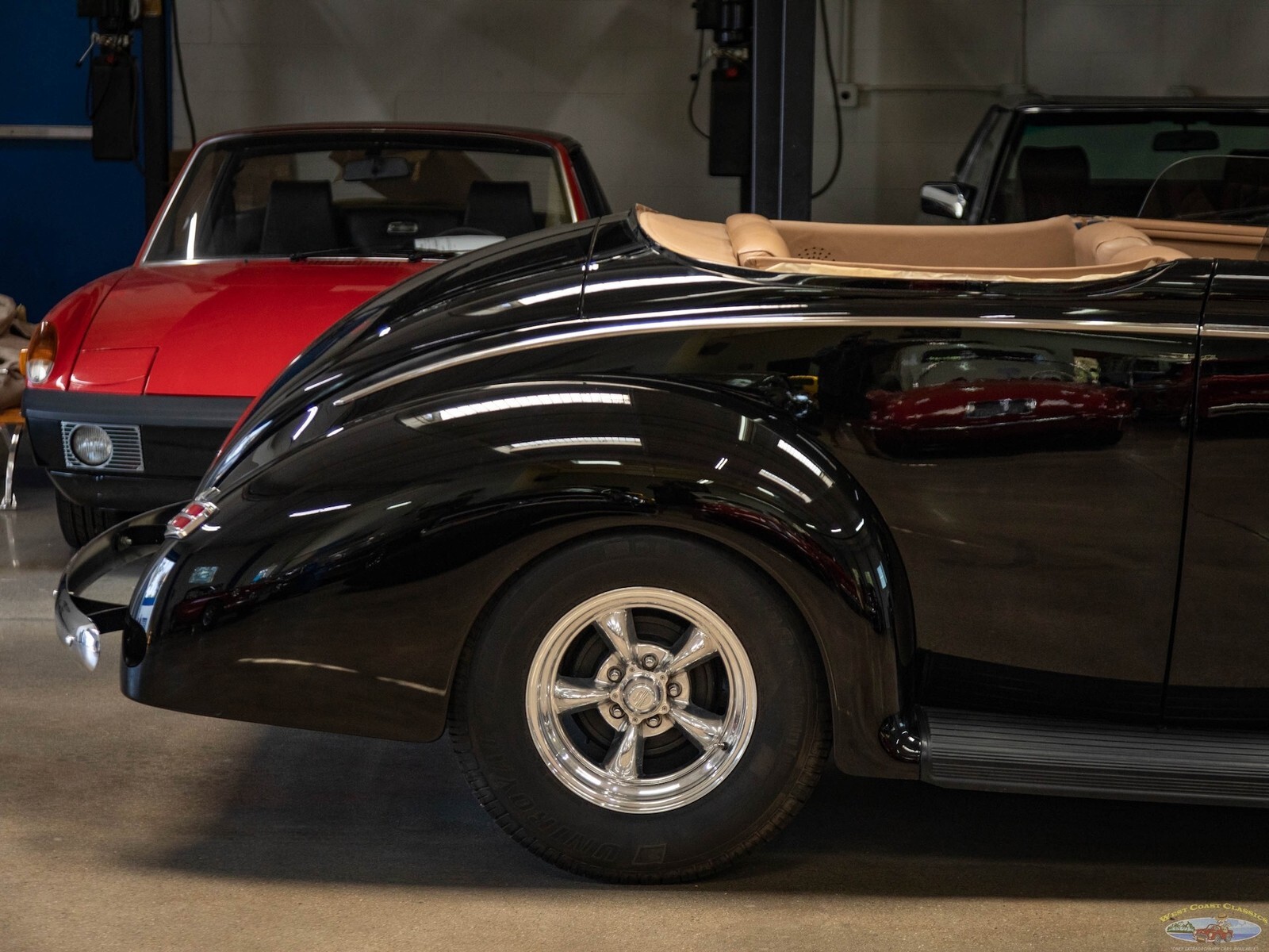 1940 Ford Deluxe Cabriolet Custom Street Rod - photo 2