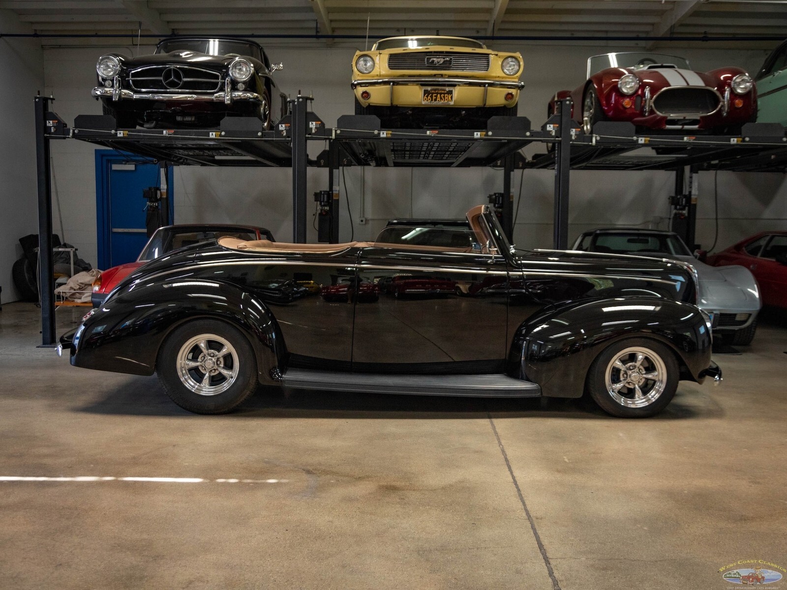 1940 Ford Deluxe Cabriolet Custom Street Rod - photo 3