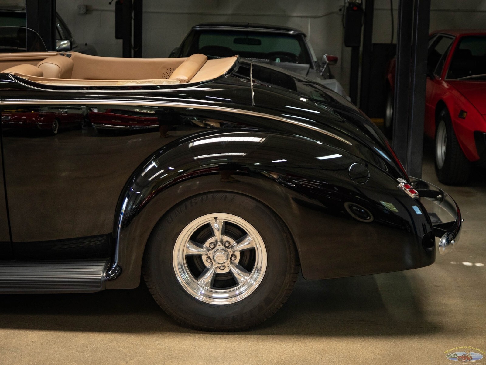 1940 Ford Deluxe Cabriolet Custom Street Rod - photo 8