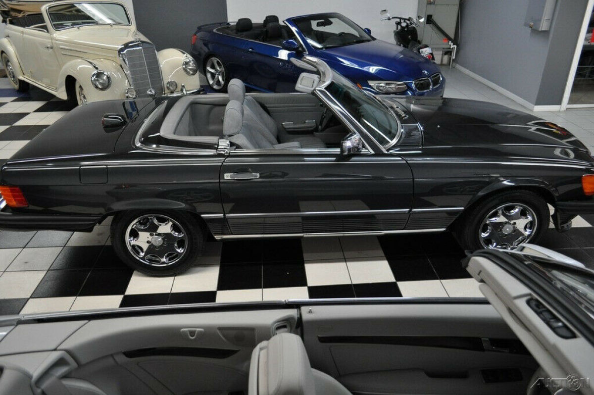 1986 Mercedes-Benz SL-Class 560SL 54K MILES - GORGEOUS COLOR - IMMACULATE - photo 13