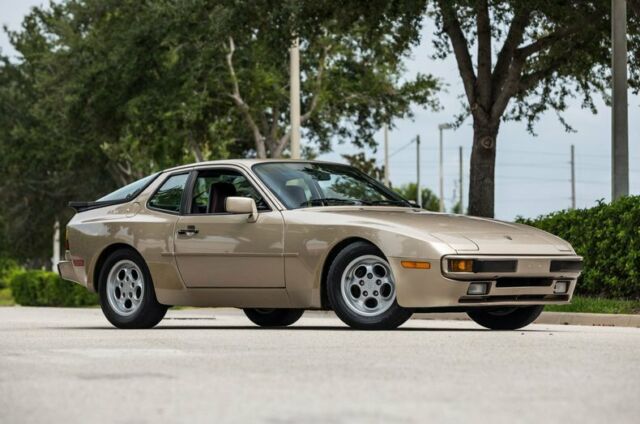 56,000 Miles 1986 Porsche 944 --