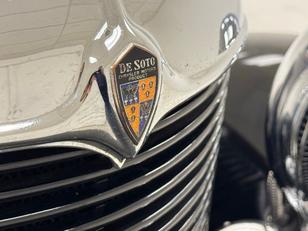 1932 DeSoto 6 SA Series Deluxe Sedan - photo 10