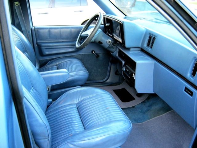 1984 Dodge Caravan SE - photo 2