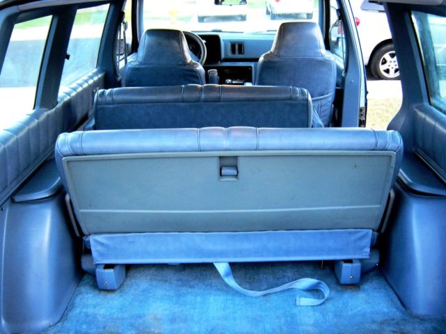 1984 Dodge Caravan SE - photo 4