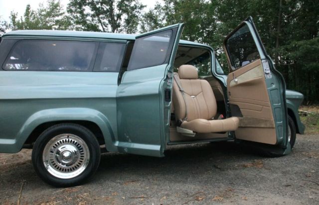 1957 Chevrolet Suburban Carryall Concept - photo 8