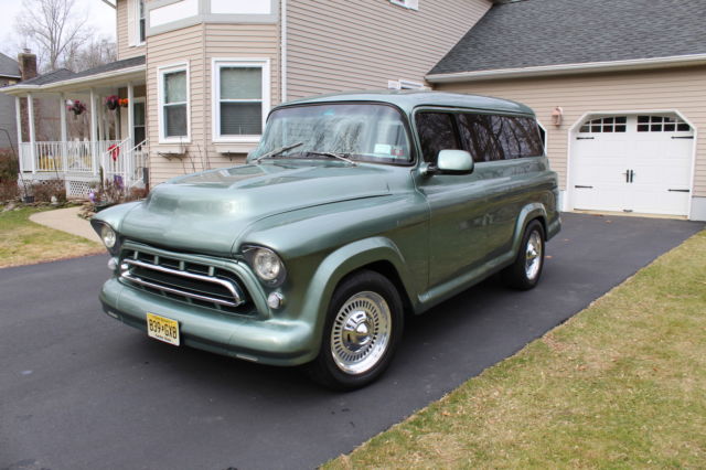 1957 Chevrolet Suburban Carryall Concept - photo 2