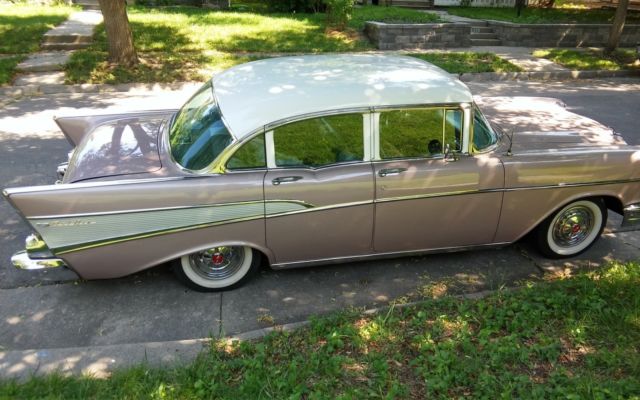 57 Chevy sedan dusk pearl with 2 speed powerglide and 283 with powerpack 1957 Chevrolet Bel Air/150/210 Belair