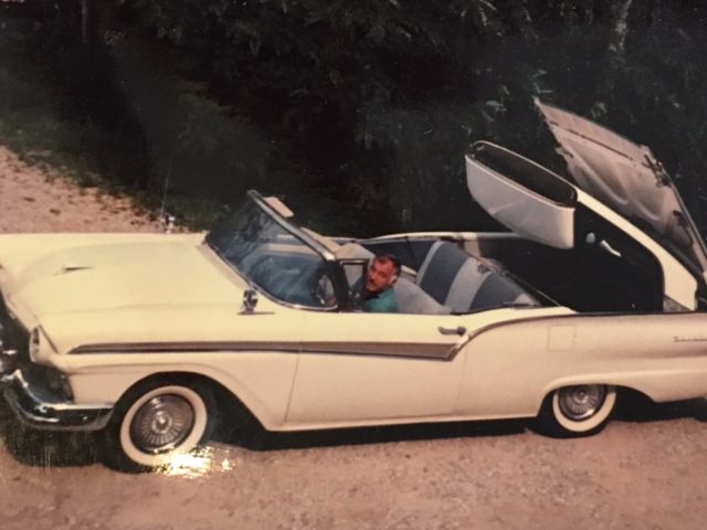 1957 Ford Fairlane