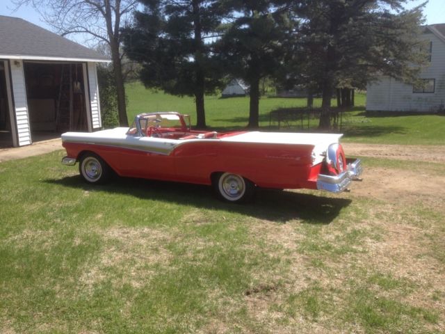 1957 Ford Fairlane - photo 2