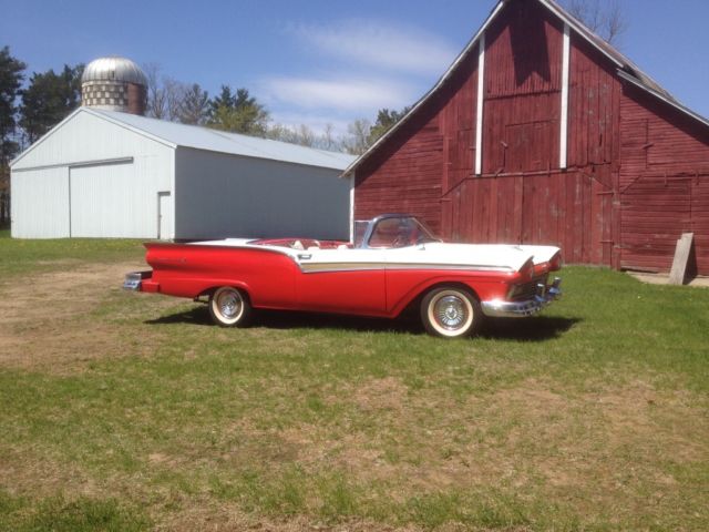 1957 Ford Fairlane - photo 3