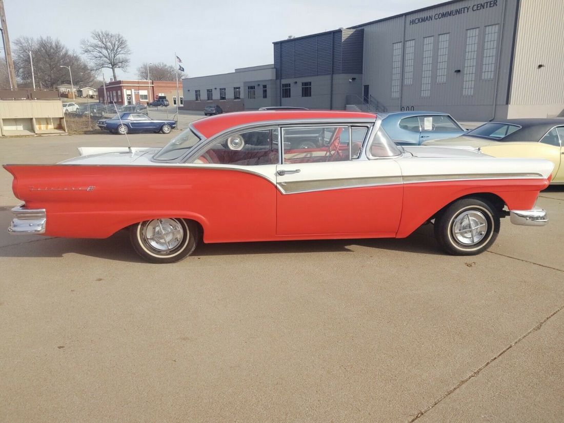 1957 Ford Fairlane 500 Hardtop - photo 10