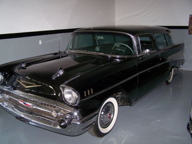 1957 Chevrolet Nomad - photo 2