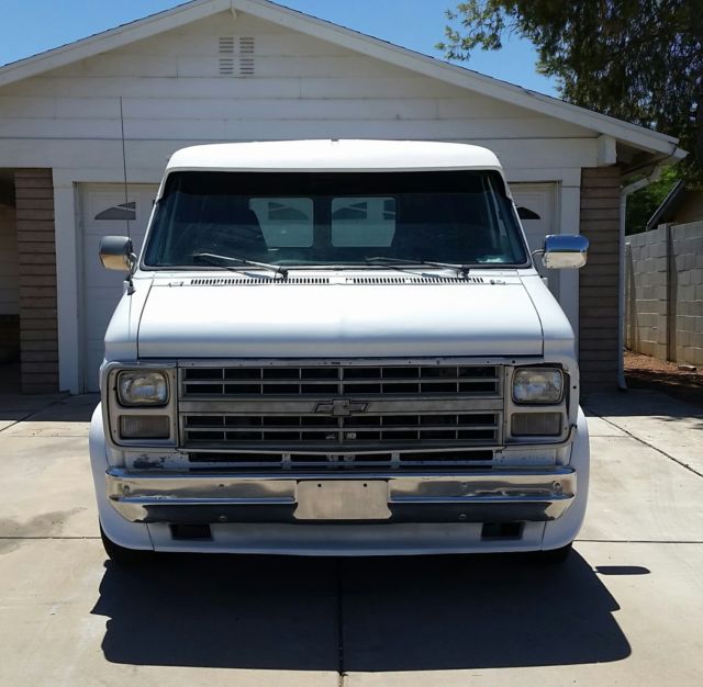 1991 Chevrolet G20 Van Rust Free 70s style Custom - photo 8