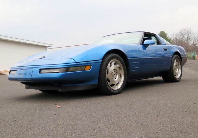 1992 Chevrolet Corvette Base Hatchback 2-Door - photo 6