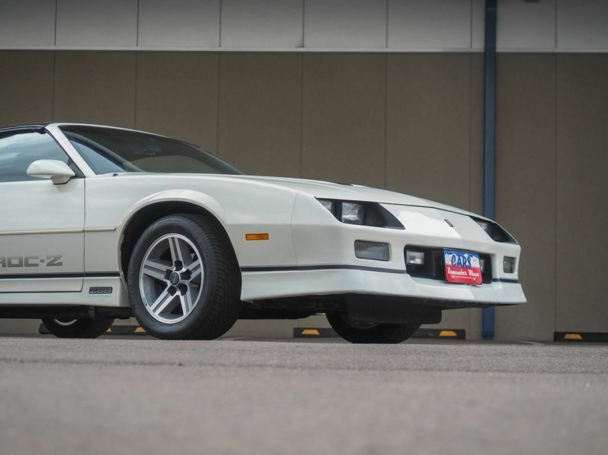 1987 Chevrolet Camaro Z28 16k Miles Highly Optioned 1 Family Owned 5.7L - photo 3