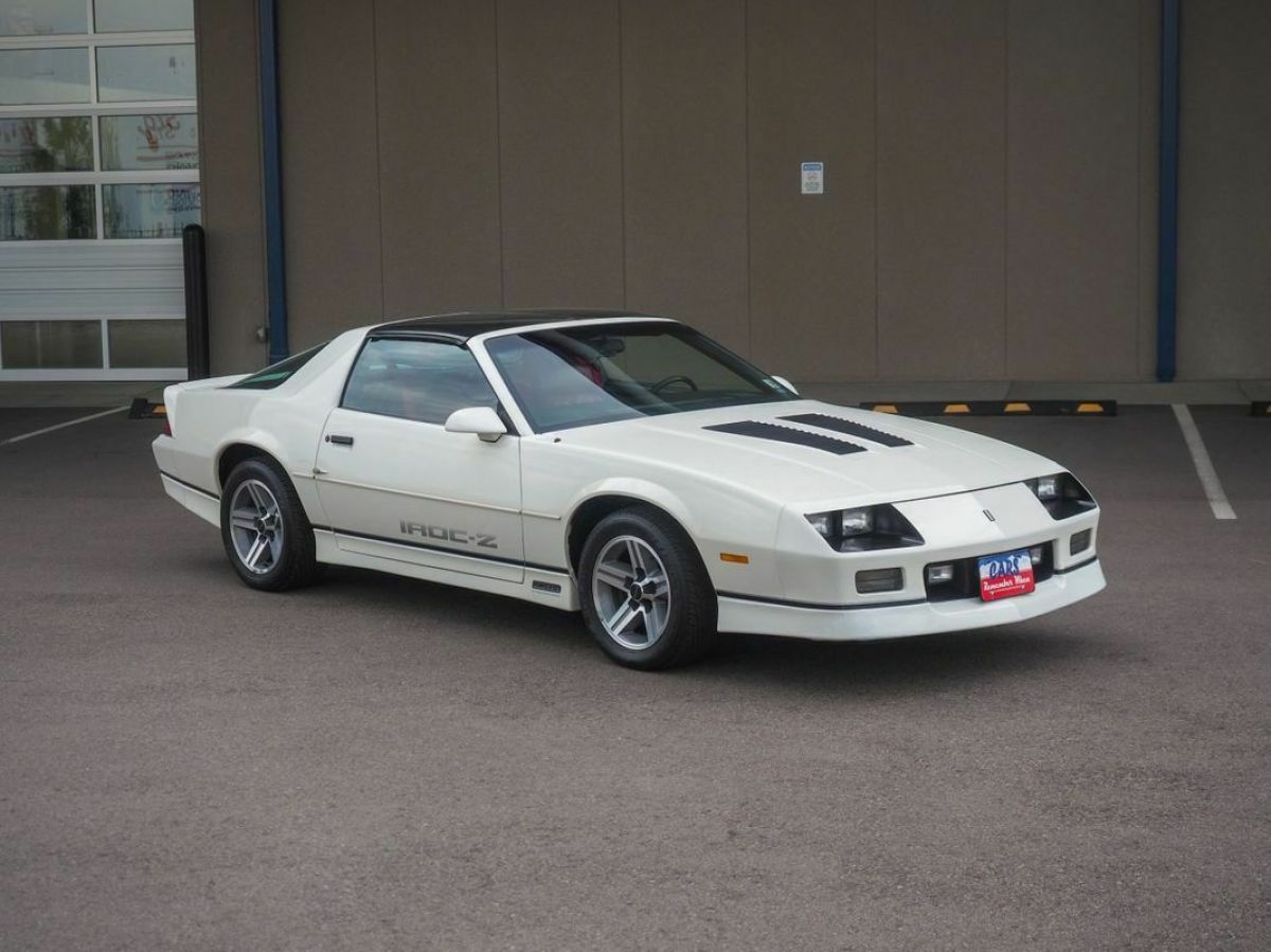 1987 Chevrolet Camaro Z28 16k Miles Highly Optioned 1 Family Owned 5.7L - photo 5