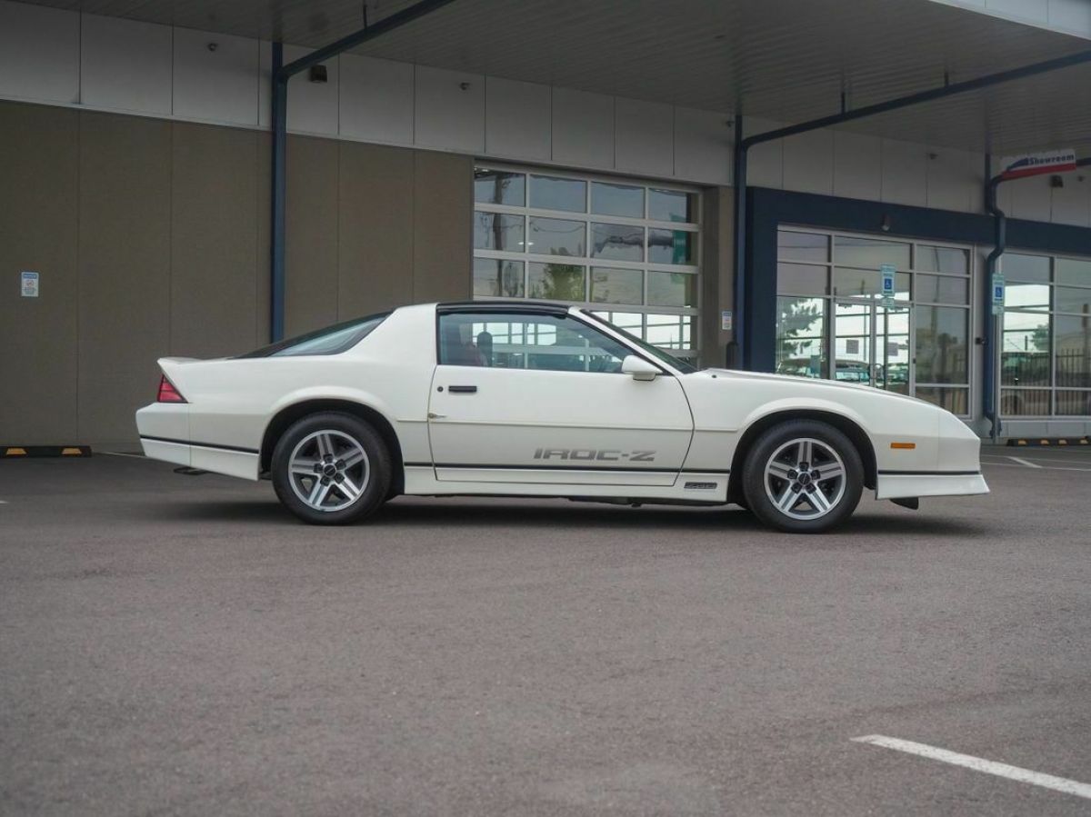 1987 Chevrolet Camaro Z28 16k Miles Highly Optioned 1 Family Owned 5.7L - photo 9
