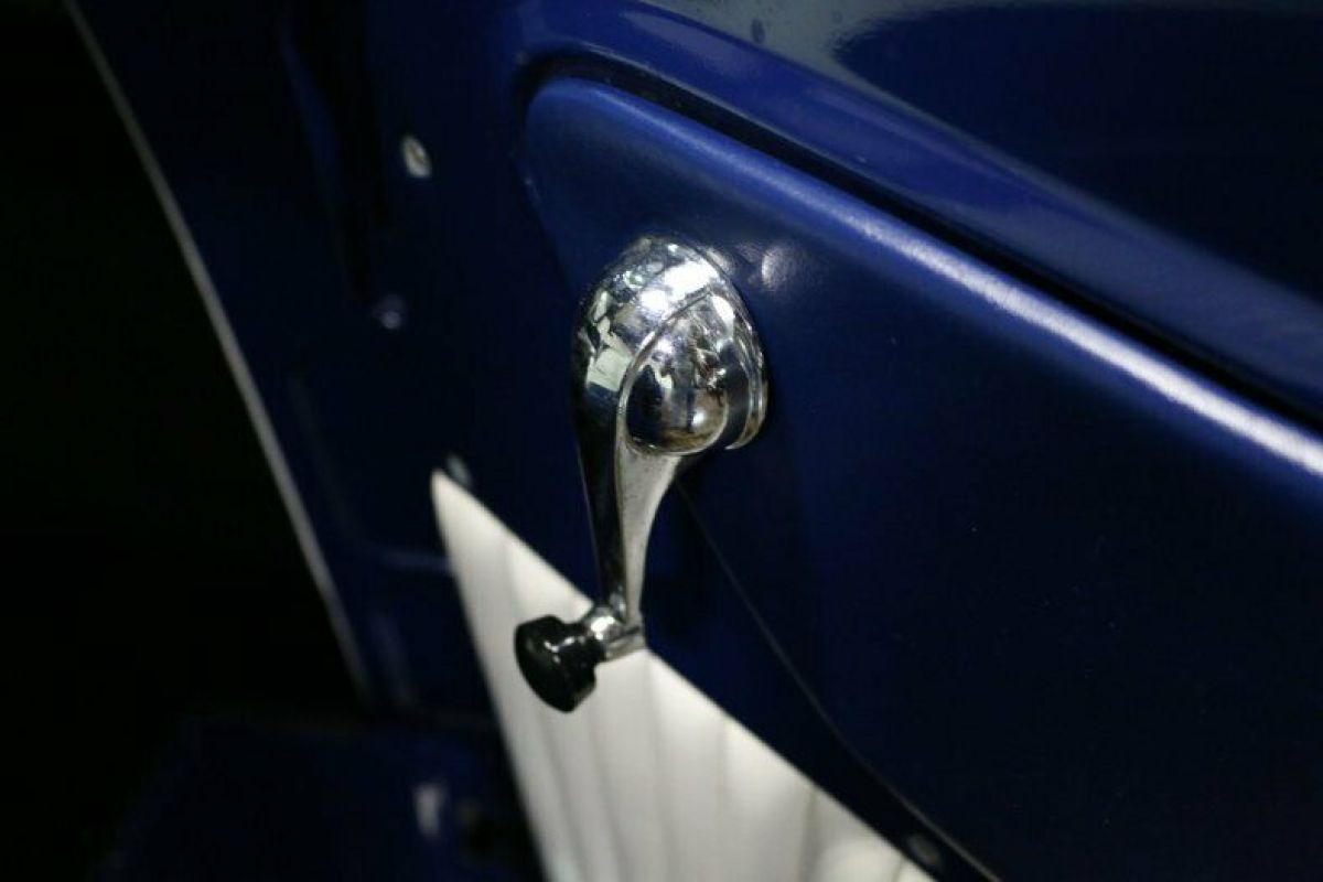1958 Chevrolet C/K Pickup 1500 white vinyl - photo 10