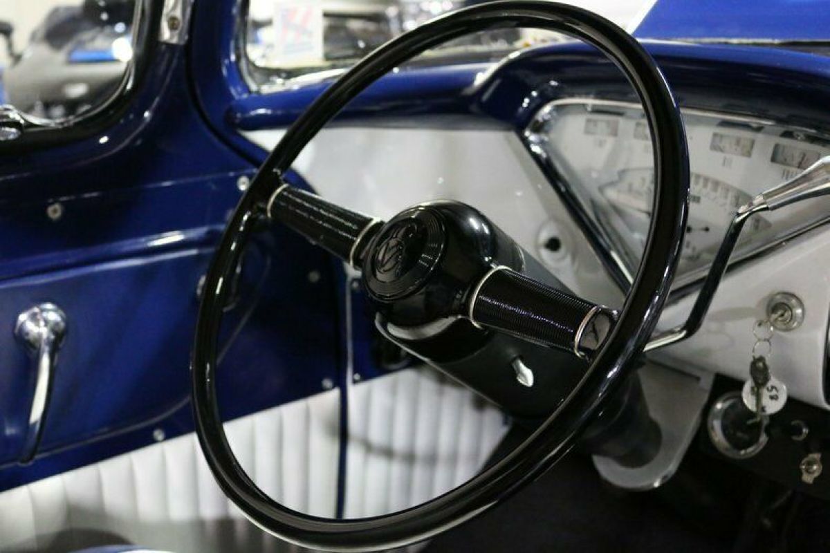1958 Chevrolet C/K Pickup 1500 white vinyl - photo 13