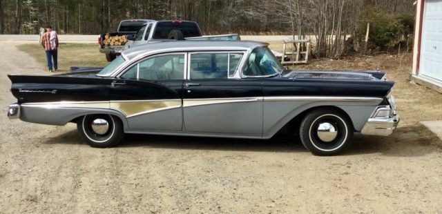 1958 Ford Fairlane 4 DR