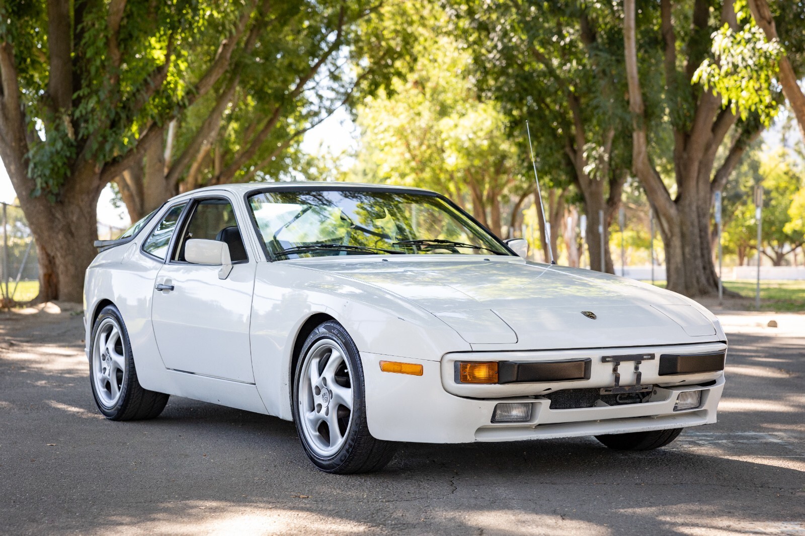 1985 Porsche 944 - photo 2