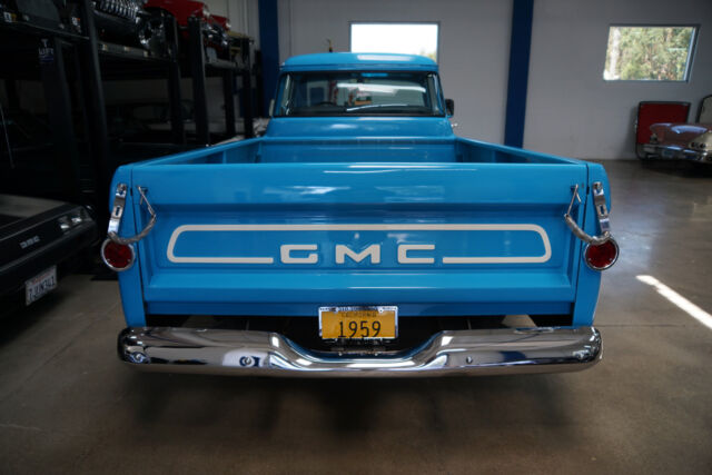 1959 GMC BIG WINDOW V8 PICK UP -- - photo 10