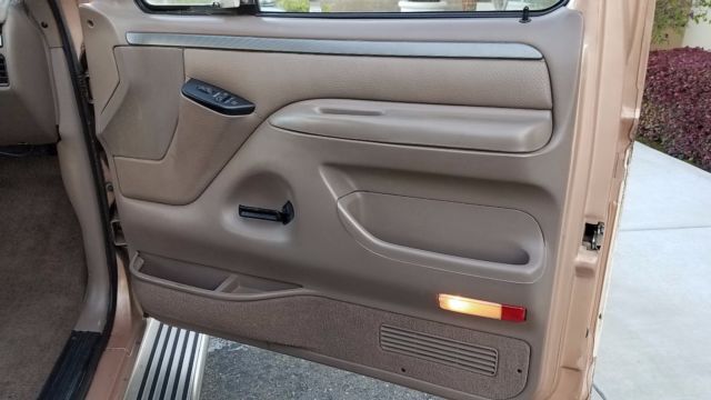 1994 Ford F-250 XLT Extended Cab Pickup 2-Door - photo 9