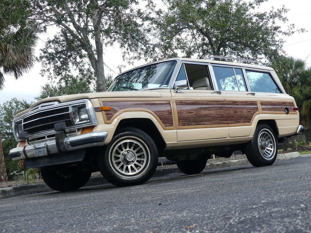 5.9 Liter, Auto. Clean CarFax. Repaint, new interior, trans, transfer case, etc. 1989 Jeep Grand Wagoneer