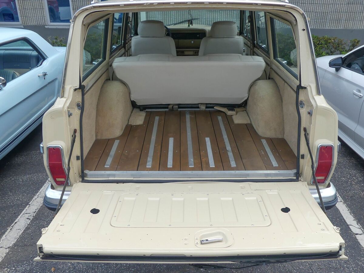 1989 Jeep Grand Wagoneer - photo 5