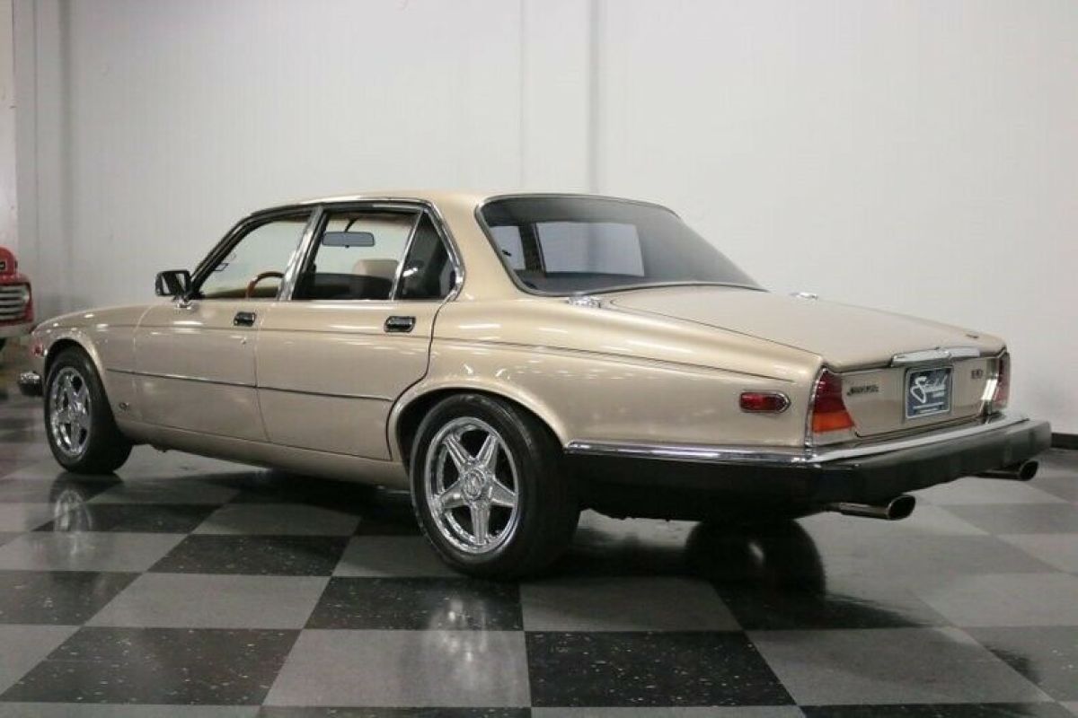 1983 Jaguar XJ6 Restomod - photo 10