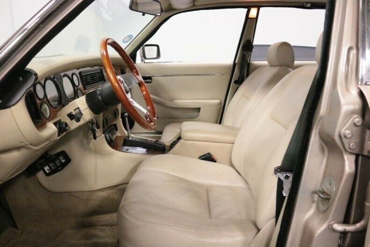 1983 Jaguar XJ6 Restomod - photo 5