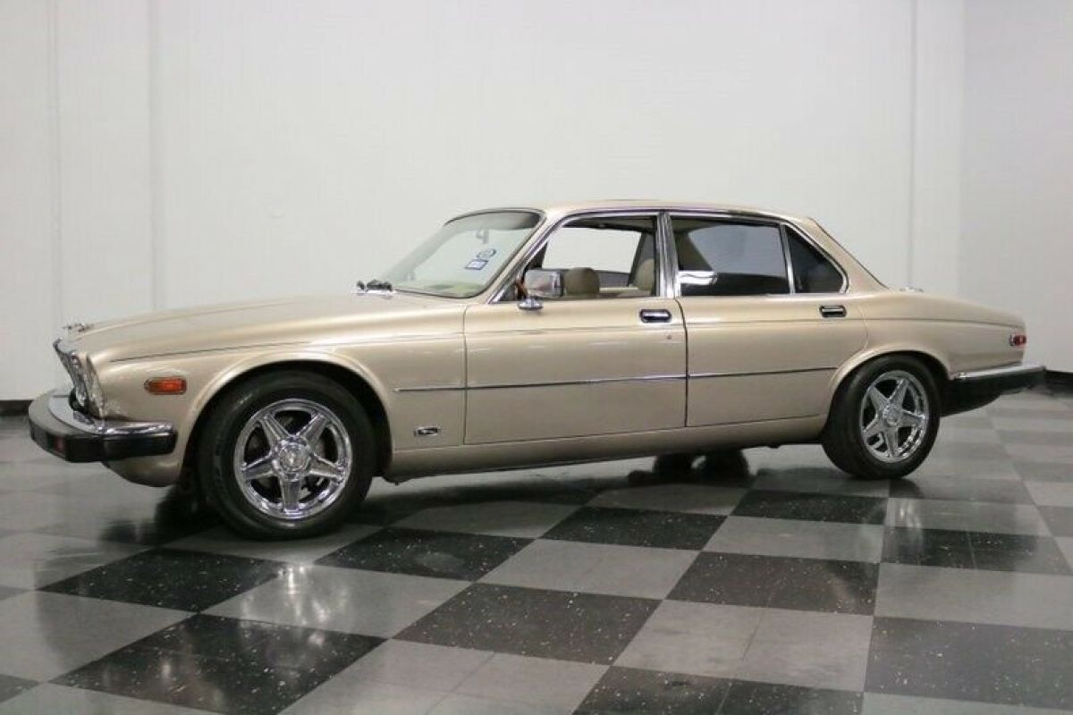 1983 Jaguar XJ6 Restomod - photo 7