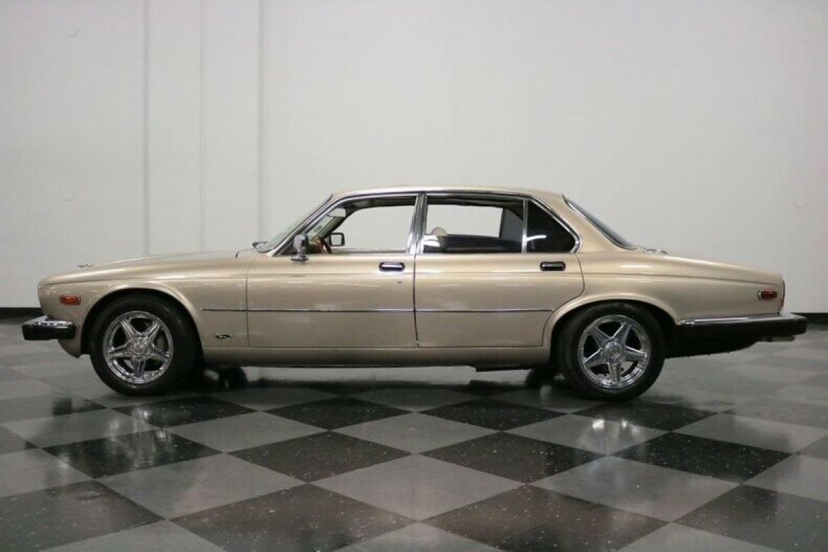 1983 Jaguar XJ6 Restomod - photo 8