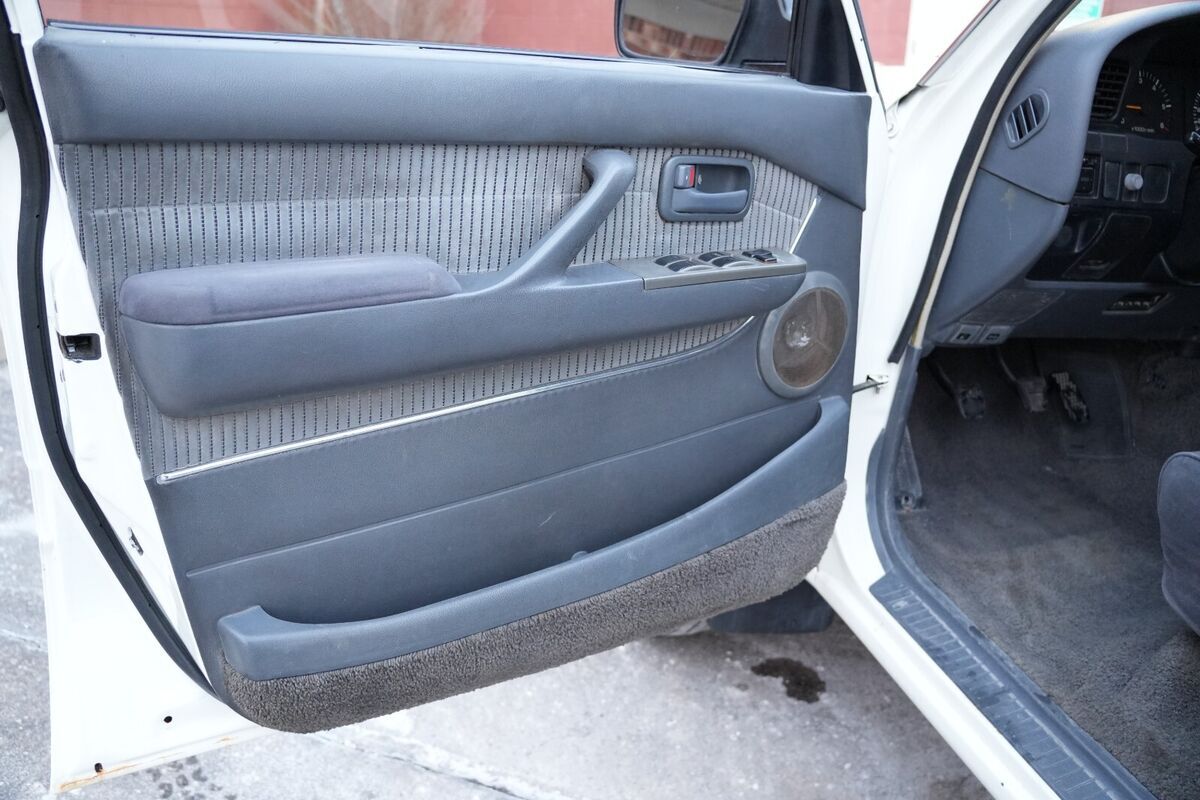 1994 Toyota Land Cruiser - photo 10