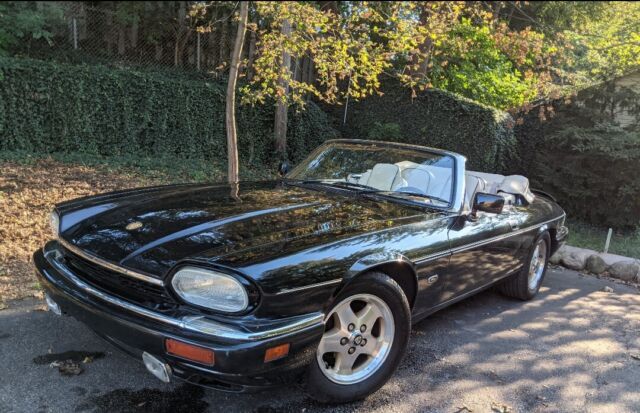 6.0 V12, new convertible top,pads & headliner. Black/Tan many new parts, 1994 Jaguar XJS