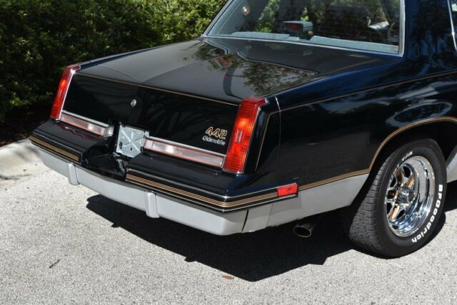 1987 Oldsmobile 442 -- - photo 9