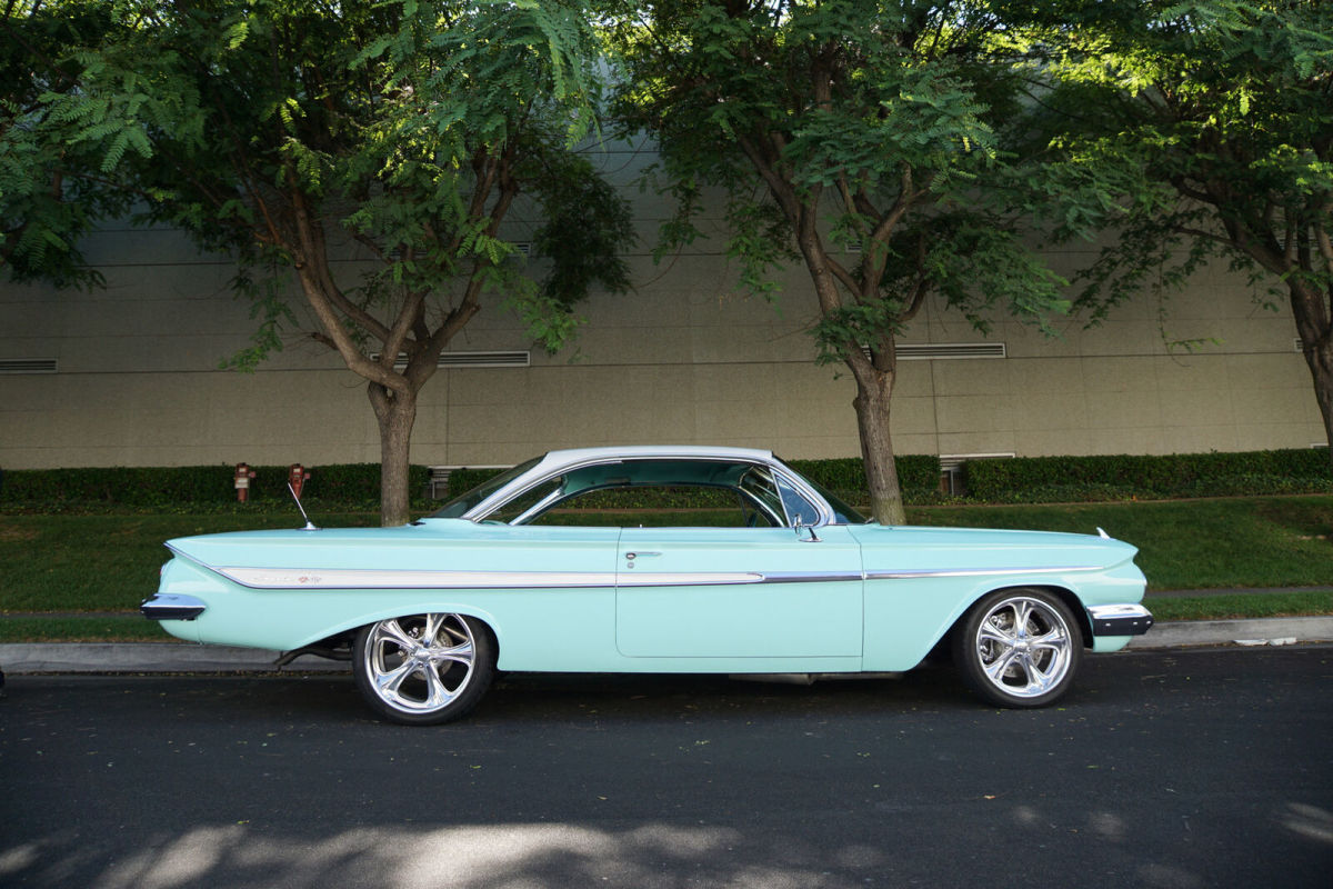 1961 Chevrolet Impala 2 Door Hardtop Custom - photo 3