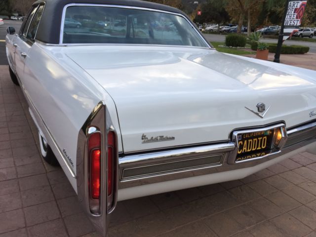 1966 Cadillac DeVille Sedan - photo 11