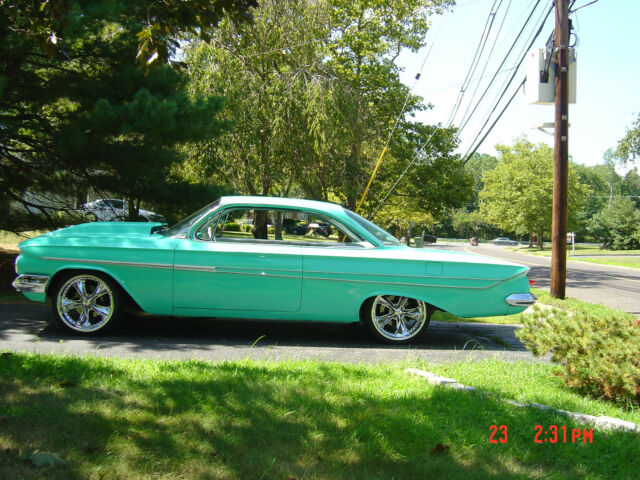 1961 Chevrolet Impala Shaved doorhandles-Mirrors-Badging-Side Moldings